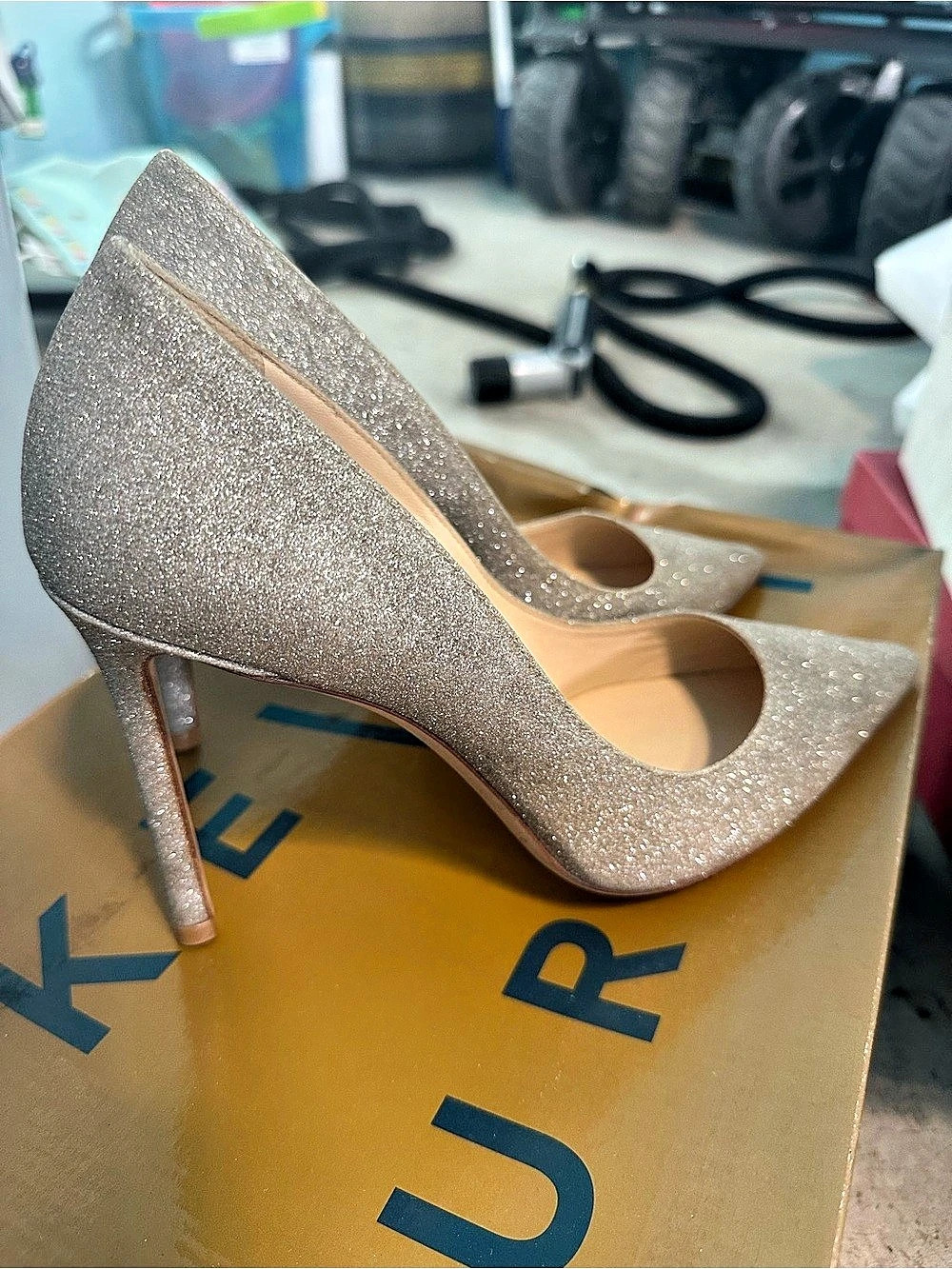 Jimmy Choo Romy 100 Glitter Pumps Gold EU 37